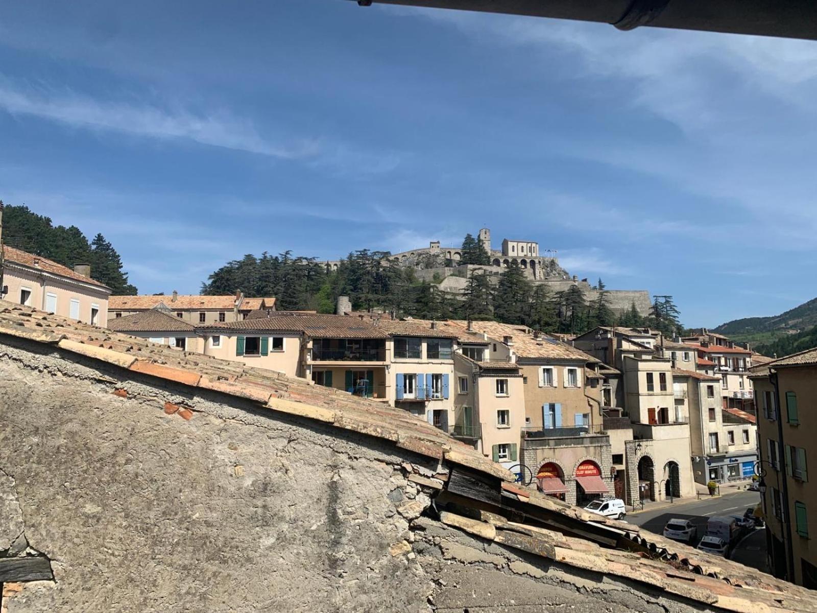 Le Jalet En Provence - Penthouse Apartman Sisteron Kültér fotó